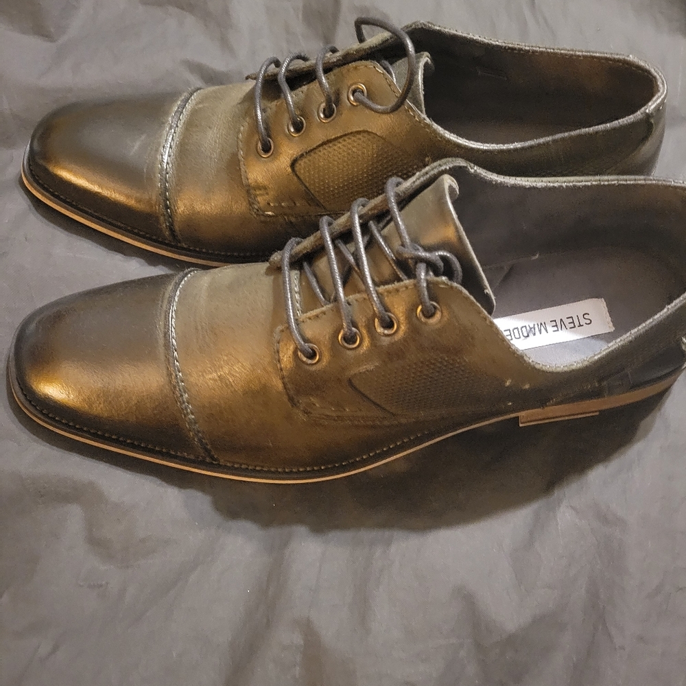 Steve Madden cap toe dress shoe size     10 1/2